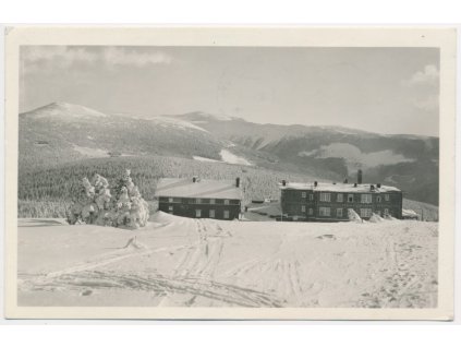 66 - Trutnovsko, Krkonoše, Chata Petrovka, zimní partie, cca 1951