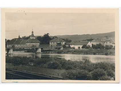 51 - Praha-západ, Dobřichovice, pohled na zámek a okolí, cca 1950