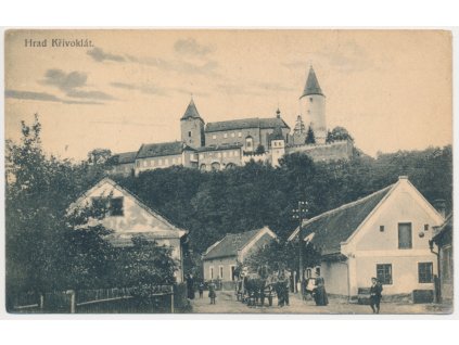 55 - Rakovnicko, Křivoklát, oživená partie u domů v podhradí, cca 1920