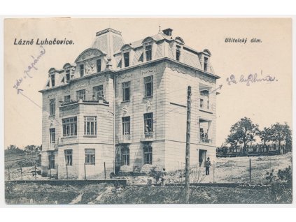 73 - Zlínsko, Luhačovice, Učitelský dům, oživená partie, cca 1920
