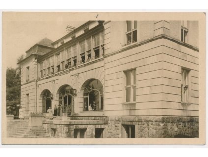 32 - Liberec, Starý Harcov, oživená partie u léčebny J. Wolkera, cca 1954