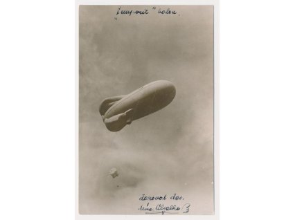 ČSR, Armáda, Pozorovací balon Semperit při zkušebním letu, cca 1920