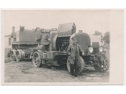 ČSR, Armáda, Velitel těžkého vozidla "B.E. Vlak" při kontrolní činnosti, cca 1919