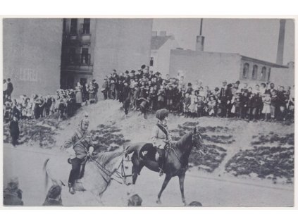 František Josef I., Jeho veličenstvo na koni projíždějící městem, cca 1911