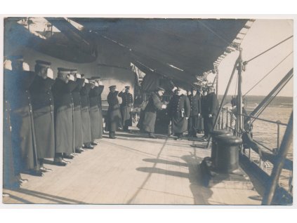 Rakousko - Uhersko, Oživená partie z paluby lodi S.M.S. Viribus Unitis