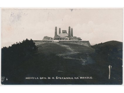 Slovensko, Mohyla gen. M. R. Štefánika na Bradle, cca 1935