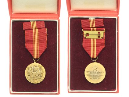 ČSSR, AE medaile Osvobození ČSSR, 1945-1985, stuha, stužka, etue, udělovací dekret, krásná původní sběratelská jakost