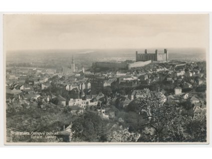 Slovensko, Bratislava, celkový pohled na město, cca 1937