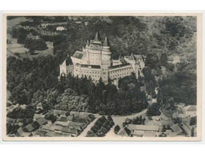 Slovensko, Bojnice, pohled na hrad a okolí, cca 1937