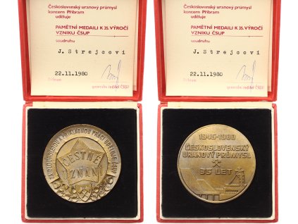 ČSSR, AE medaile Za dlouholetou a příkladnou práci v uranovém průmyslu, 1980, průměr 60 mm, originální etue, udělovací dekret