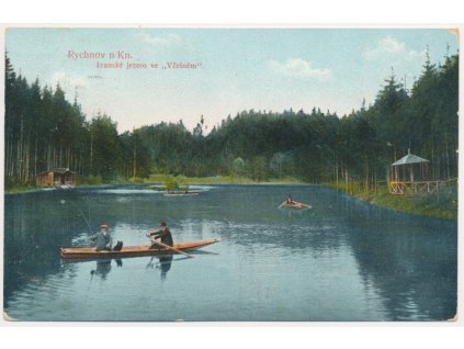 57 - Rychnov nad Kněžnou, Ivanské jezero ve Včelném, oživená partie, 1915