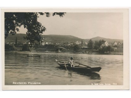 51 - Praha-západ, Řevnice, oživená partie s loďkou na plovárně, cca 1938