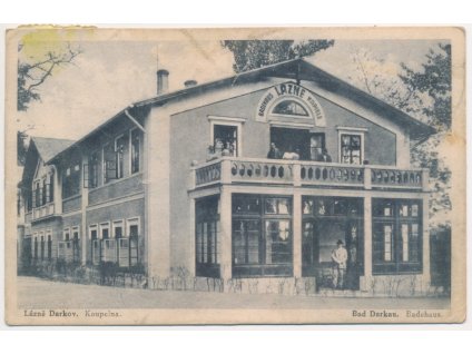 26 - Karviná, Lázně Darkov, Badehaus, oživená partie s lázeňským domem, 1933