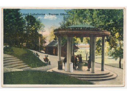 73 - Zlínsko, Luhačovice, oživená partie u pramene Ottovka, cca 1931