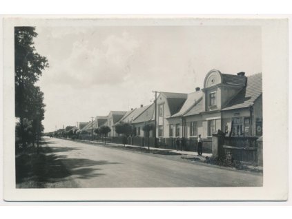 05 - Brno-venkov, Pohořelice, oživená Habrmannova ulice, cca 1938