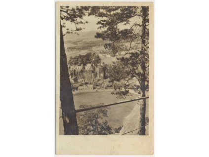 11 - Českolipsko, Sloup, pohled na hrad Poustevní kámen, cca 1935