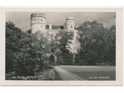 46 - Písecko, Orlík nad Vltavou, Nádvoří hradu Orlík, cca 1935