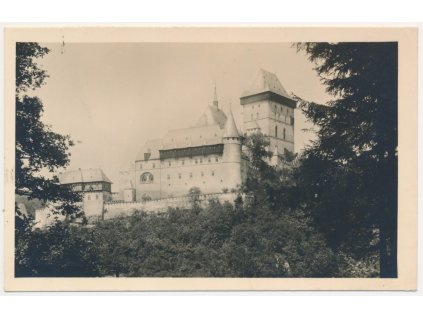 02 - Berounsko, Karlštejn - Karlův Týn, pohled na hrad, cca 1938