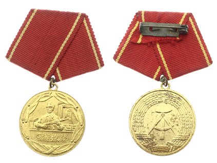 DDR, medaile za Zásluhy, zlacený bronz, stuha, luxusní sběratelská jakost