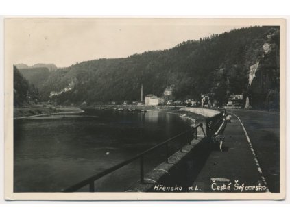 14 - Děčínsko, Hřensko, pohled z nábřeží na řeku a okolí, cca 1925