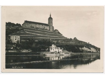 35 - Mělník, pohled na zámek, parník na řece, cca 1933