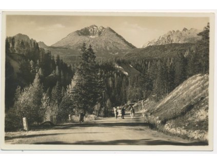 Slovensko, Vysoké Tatry, oživená partie pod Gerlachovským štítem, cca 1942