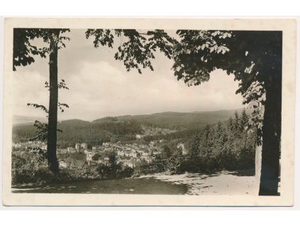 08 - Chebsko, Mariánské Lázně, celkový pohled na město, cca 1952