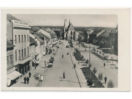 55 - Rakovník, oživené Husovo náměstí, cca 1938