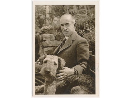 Beneš Edvard (1884-1948), prezident Budovatel s pejskem, cca 1945
