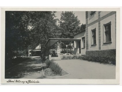 38 - Náchodsko, Lázně Běloves, partie s lázeňskou budovou, cca 1942