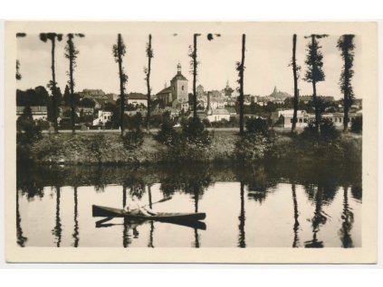 58 - Semilsko, Turnov, oživený pohled na město s kajakářem, cca 1951