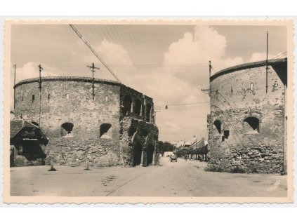 18 - Hodonínsko, Strážnice, Veselská brána, cca 1936