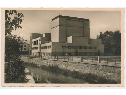 10 - Chrudim, Městské divadlo, cca 1943