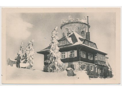 13 - Českokrumlovsko, Rozhledna na Kleti, oživená zimní partie, cca 1956
