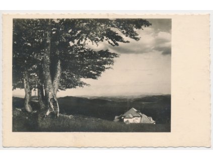 16 - Frýdeckomístecko, Panorama slezských a slovenských hor z Gruně, cca 1935