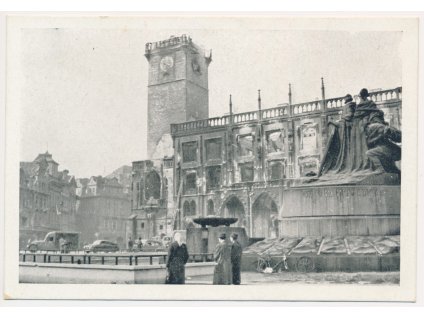 49 - Praha, Staroměstská radnice po bombardování 5. května 1945