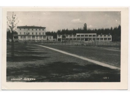27 - Kladensko, Unhošť - Nouzov, Hotel "Čeperka", cca 1946