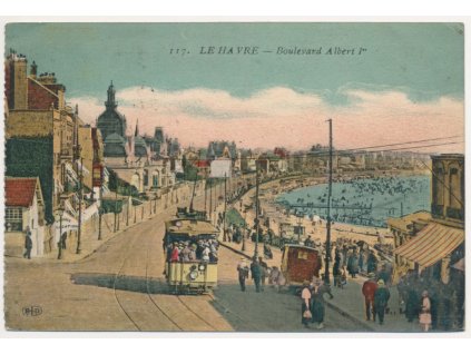 Francie, Le Havre, Boulevard Albert I., oživená ulice, tramvaj..., cca 1926