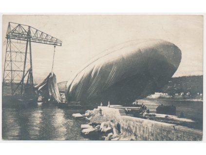 Italská vzducholoď Citta Di Jesi - sestřelená rakouskými námořními letci, 1916