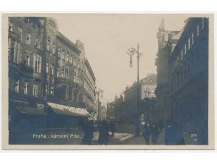 49 - Praha, Národní třída, oživená ulice, cca 1927