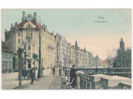 49 - Praha, oživená partie z Riegrova nábřeží, cca 1907