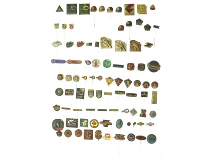 ČSSR, sestava cca 80 kusů převážně podnikových a sportovních odznaků