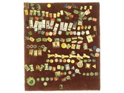 ČSSR, sestava cca 70 kusů převážně podnikových a sportovních odznaků