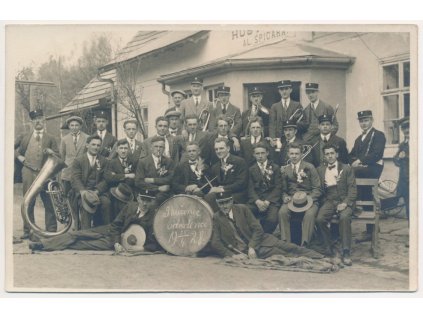 Stružinec, Skupinové foto před hostincem A. Špicara, Odvedenci, 1928
