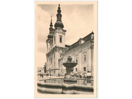 68 - Uherskohradišťsko, Velehrad, partie u kašny, cca 1954