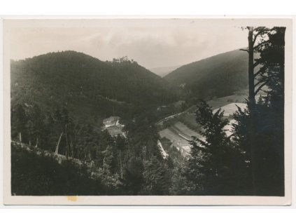 03 - Blansko, Boskovice, pohled na zříceninu hradu a okolí, cca 1935