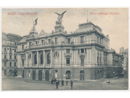 49 - Praha, Vinohrady, oživená partie před městským divadlem, cca 1907