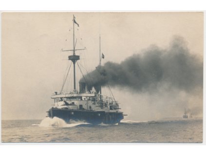 S. M. S. Kaiser Franz Josef I., pohled na křižník R-U námořnictva, cca 1915
