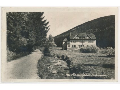 20 - Jablonecko, Krkonoše, Harrachov, partie s domem, cca 1930