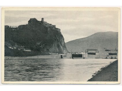 69 - Ústní nad Labem, pohled na hrad Střekov, cca 1935